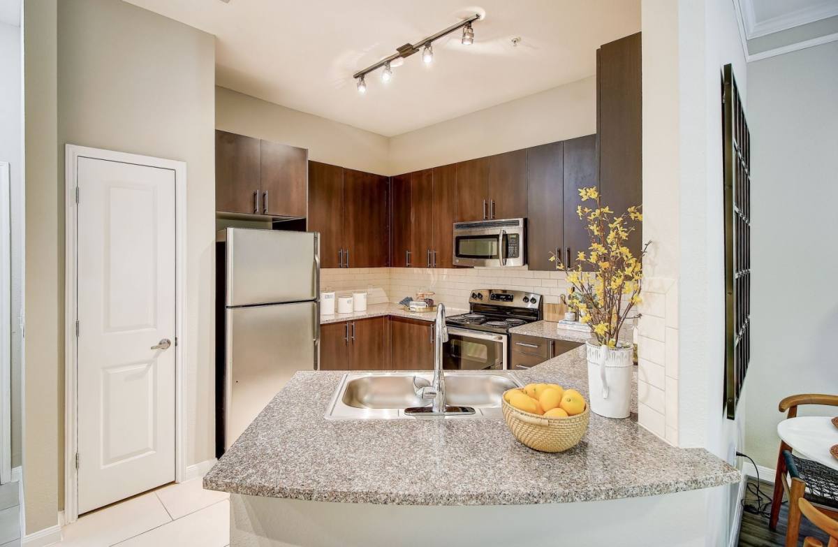 Apartment for rent at Arlo Buffalo Heights, 225 S Heights Blvd, Houston, TX 77007