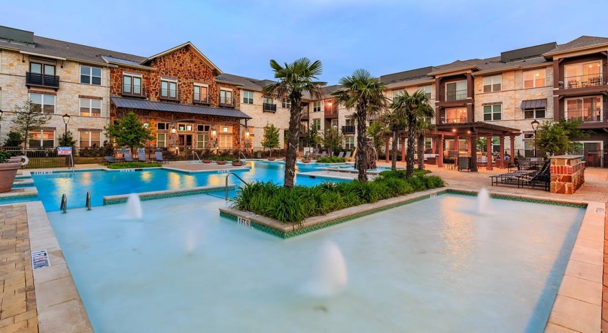 Apartment for rent at Villas of Chapel Creek, 5775 Parkwood Blvd, Frisco, TX 75034