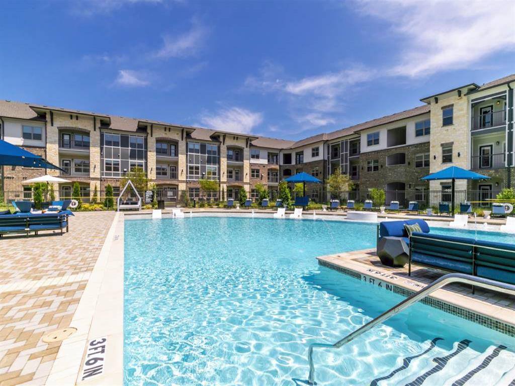 Apartment for rent at Hue on Greenhouse, 2411 Greenhouse Rd, Houston, TX 77084