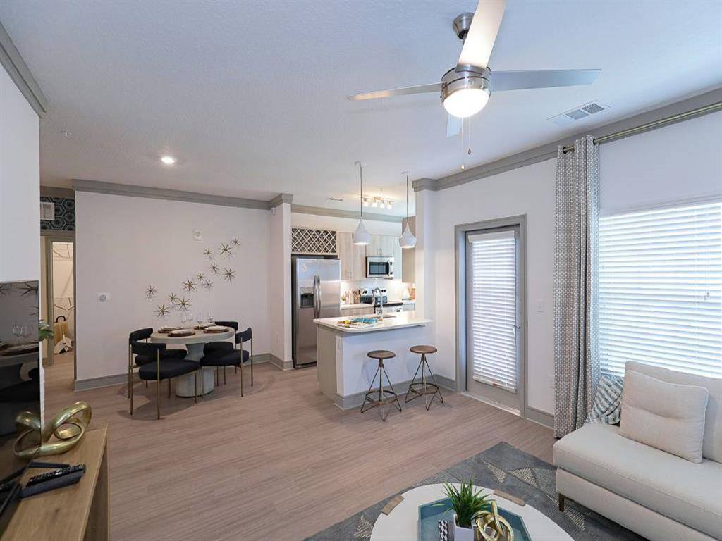 Apartment for rent at Hue on Greenhouse, 2411 Greenhouse Rd, Houston, TX 77084