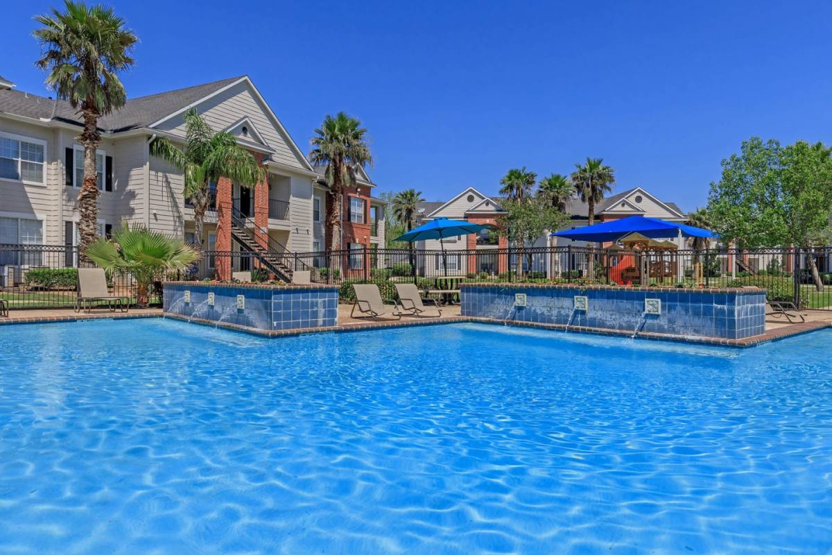 Apartment for rent at The Life at Emerald Oaks, 7440 Highway 6, Hitchcock, TX 77563