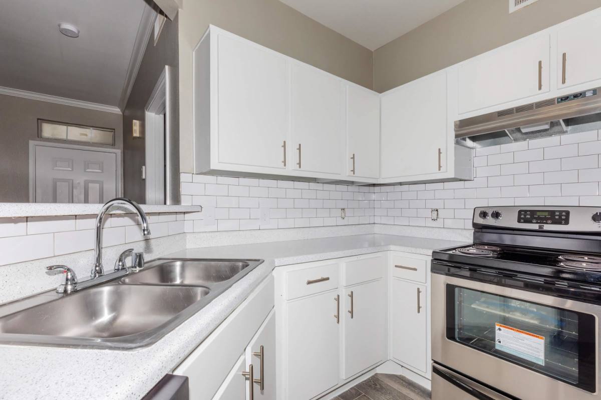 Apartment for rent at The Life at Emerald Oaks, 7440 Highway 6, Hitchcock, TX 77563