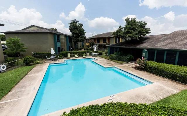 Apartment for rent at Del Mar, 10909 Gulf Freeway, Houston, TX 77034