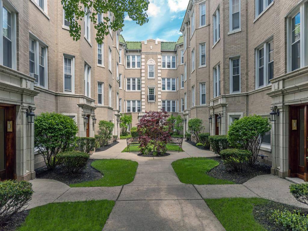 Apartment for rent at Green Manor, 4435 N Greenview Ave, Chicago, IL 60640
