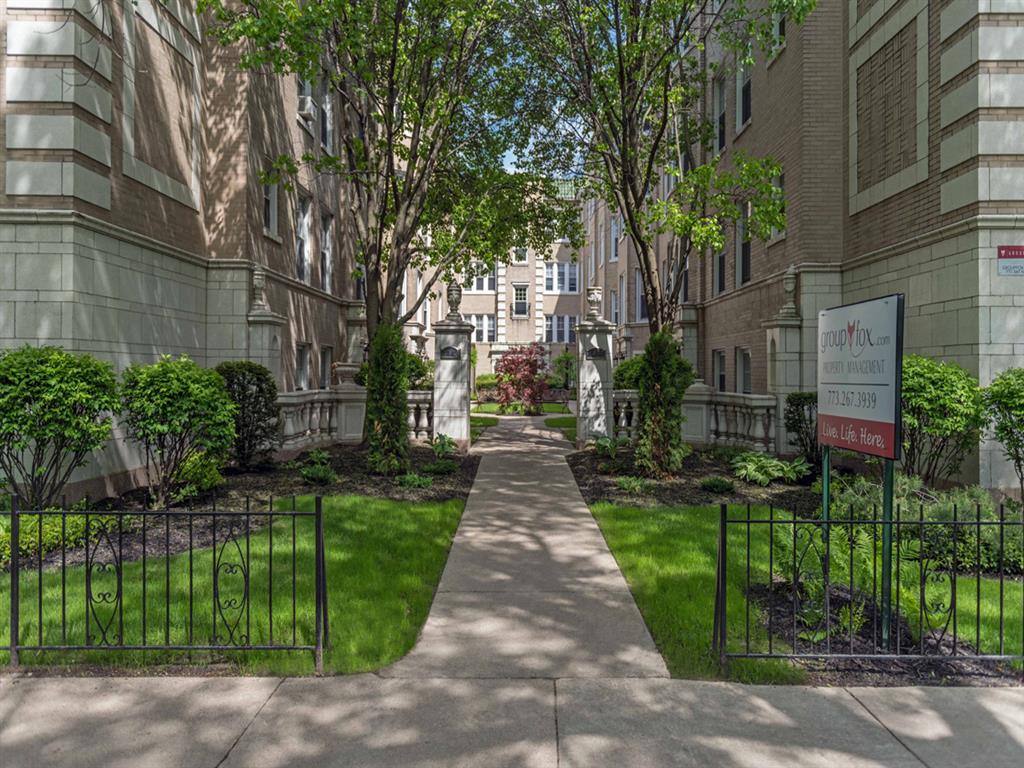 Apartment for rent at Green Manor, 4435 N Greenview Ave, Chicago, IL 60640