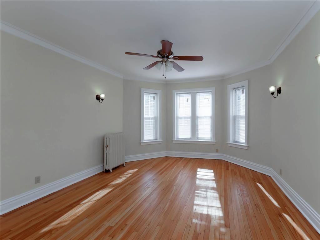 Apartment for rent at Green Manor, 4435 N Greenview Ave, Chicago, IL 60640