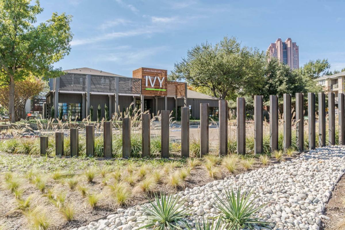 Apartment for rent at Ivy Urban Living, 4211 Cabell Dr, Dallas, TX 75204