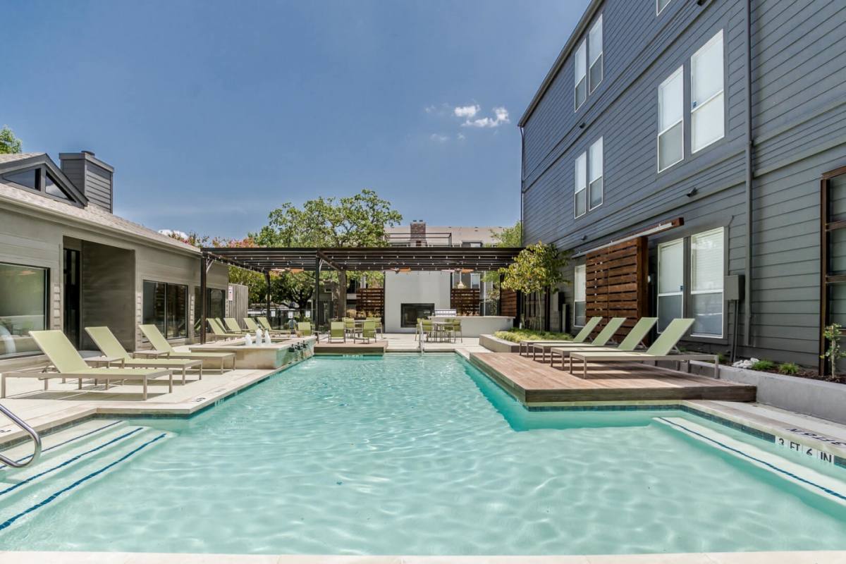 Apartment for rent at Ivy Urban Living, 4211 Cabell Dr, Dallas, TX 75204
