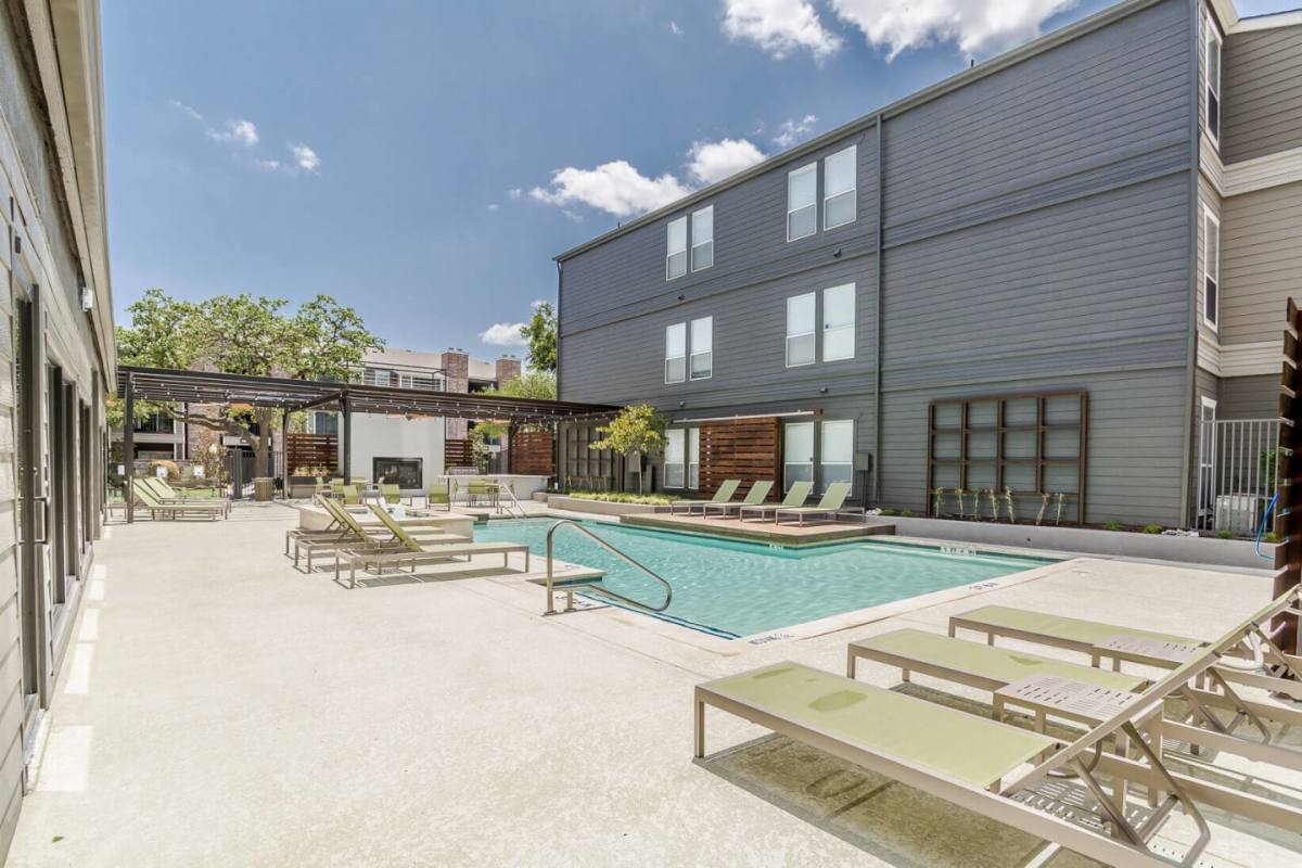 Apartment for rent at Ivy Urban Living, 4211 Cabell Dr, Dallas, TX 75204