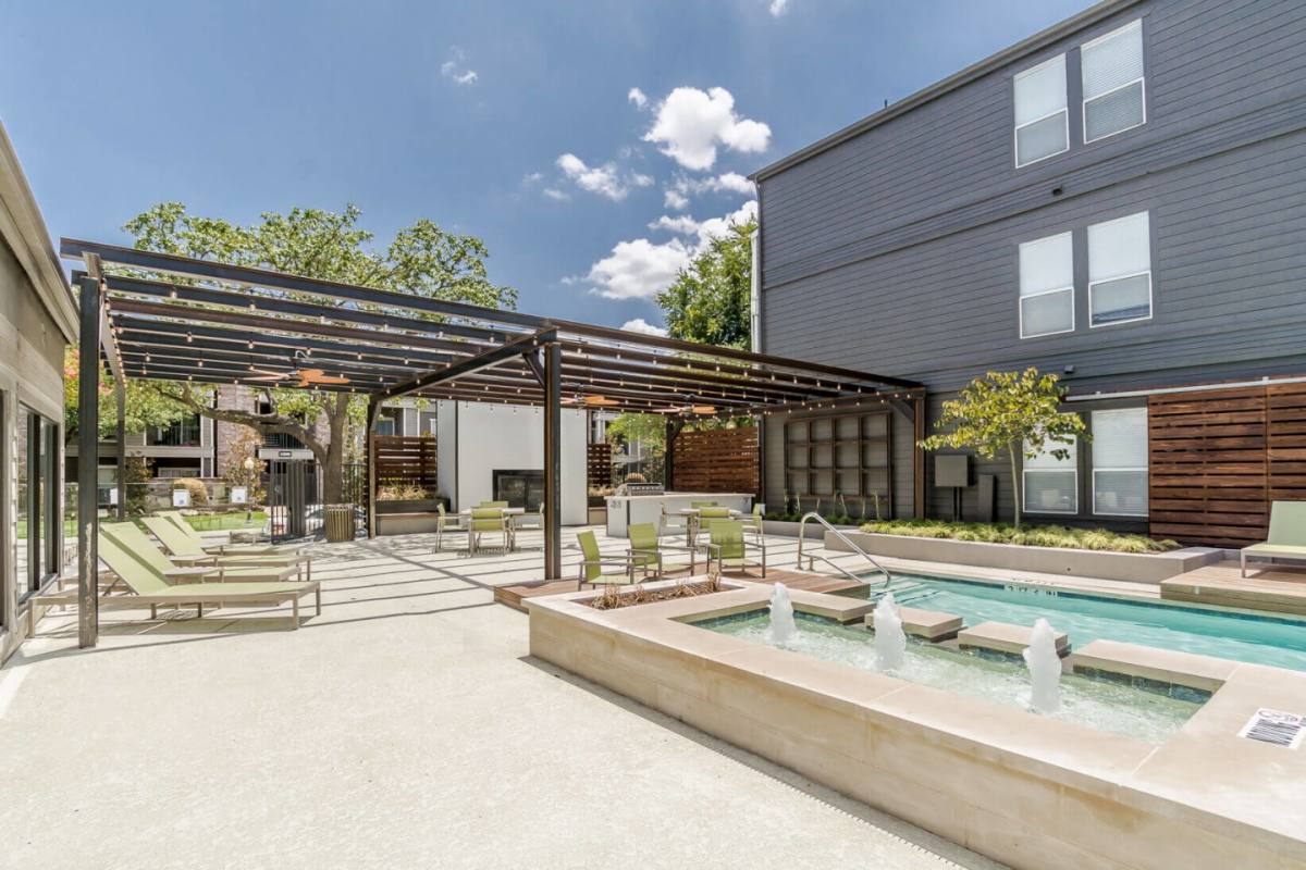 Apartment for rent at Ivy Urban Living, 4211 Cabell Dr, Dallas, TX 75204