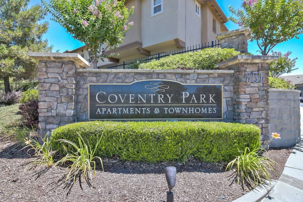 Townhouse for rent at Coventry Park, 751 Central Park Dr, Roseville, CA 95678