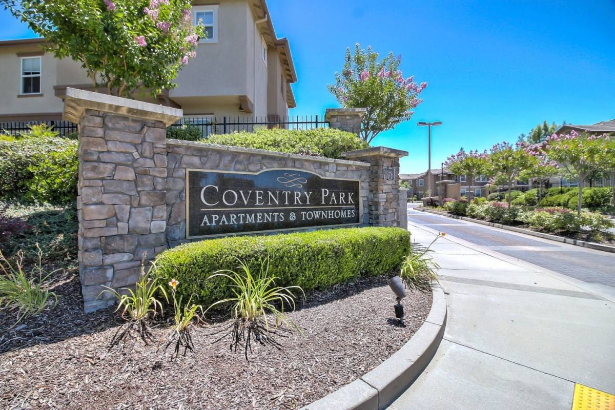 Townhouse for rent at Coventry Park, 751 Central Park Dr, Roseville, CA 95678