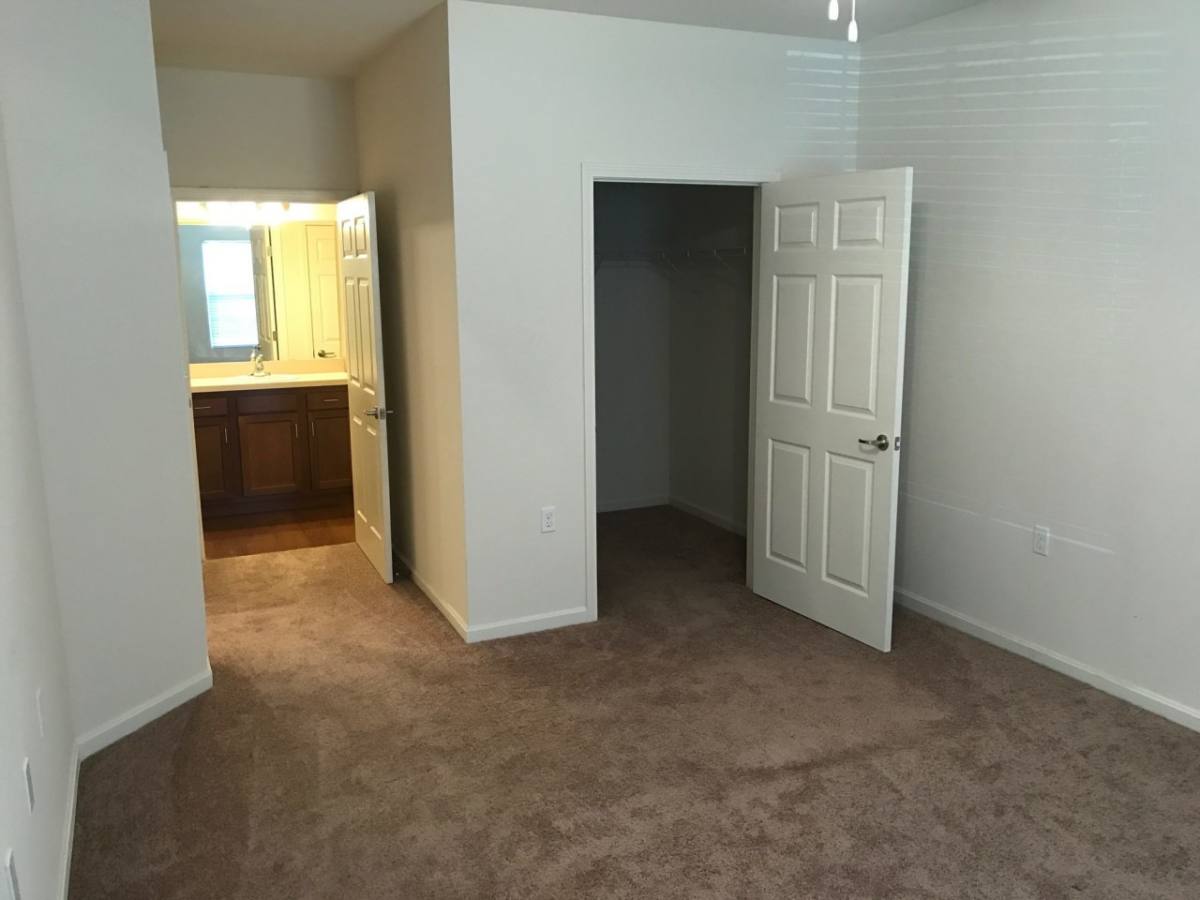 Apartment for rent at Jefferson Crossings, 5105 Gemma Way, Louisville, KY 40219