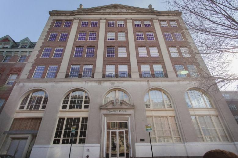 Apartment for rent at 320 Walnut St, Philadelphia, PA 19106