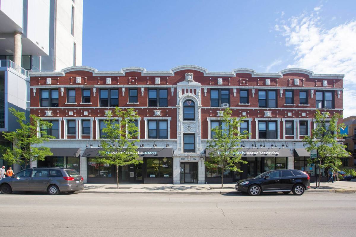 Apartment for rent at Kenwood Court, 1350 E 53rd St, Chicago, IL 60615