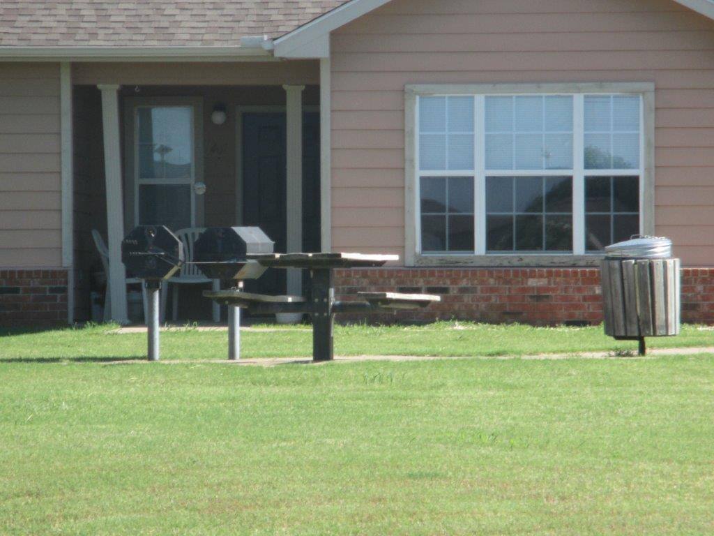Apartment for rent at Willow Creek Villas, 1501 Princeton Ave, Ponca City, OK 74604