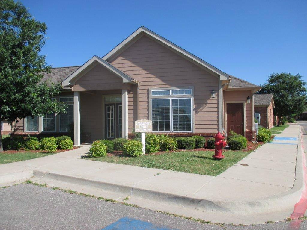 Apartment for rent at Willow Creek Villas, 1501 Princeton Ave, Ponca City, OK 74604