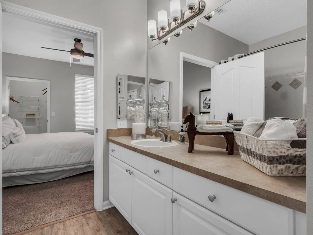 Apartment for rent at Grandewood Pointe Luxury Apartment Homes, 3701 Grandewood Blvd, Orlando, FL 32837