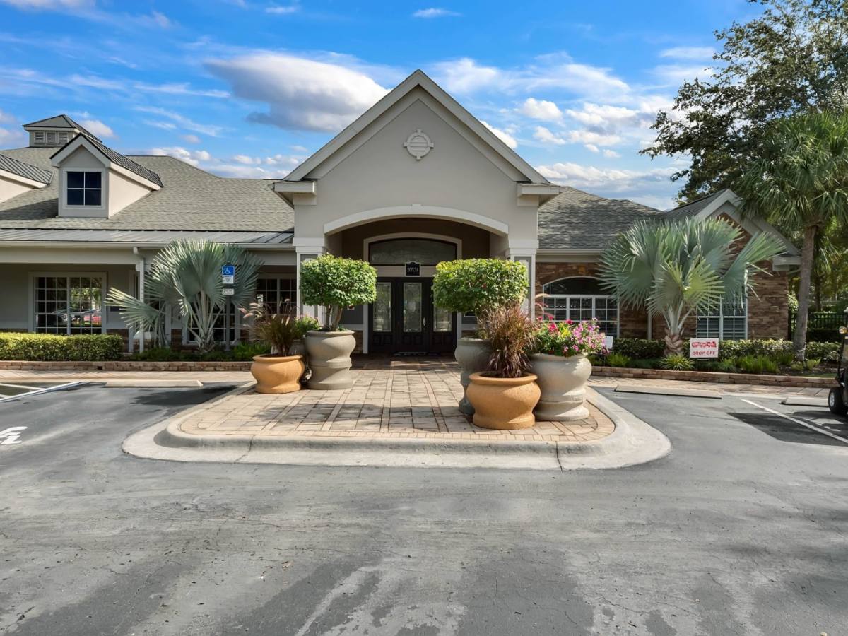 Apartment for rent at Grandewood Pointe Luxury Apartment Homes, 3701 Grandewood Blvd, Orlando, FL 32837