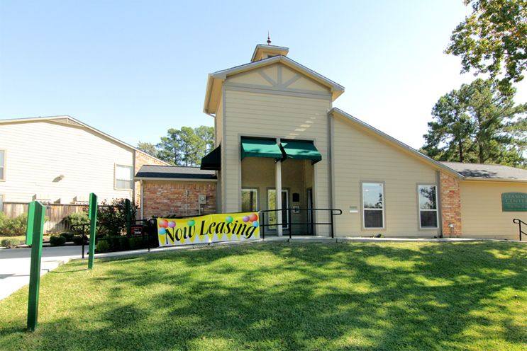Apartment for rent at Timbers of Pine Hollow, 2020 Plantation Dr, Conroe, TX 77301