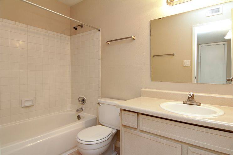 Apartment for rent at Timbers of Pine Hollow, 2020 Plantation Dr, Conroe, TX 77301