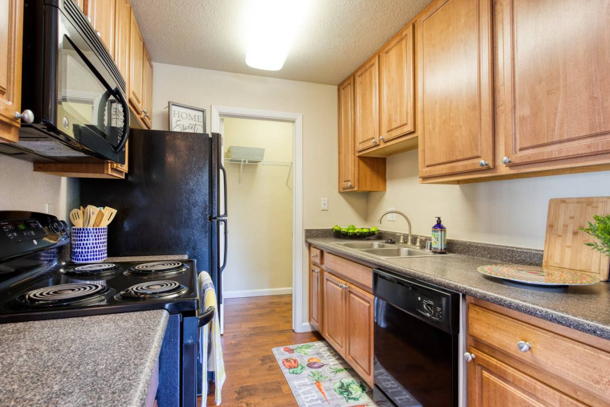 Apartment for rent at Imt Pleasant Hill, 225 Coggins Dr, Pleasant Hill, CA 94523