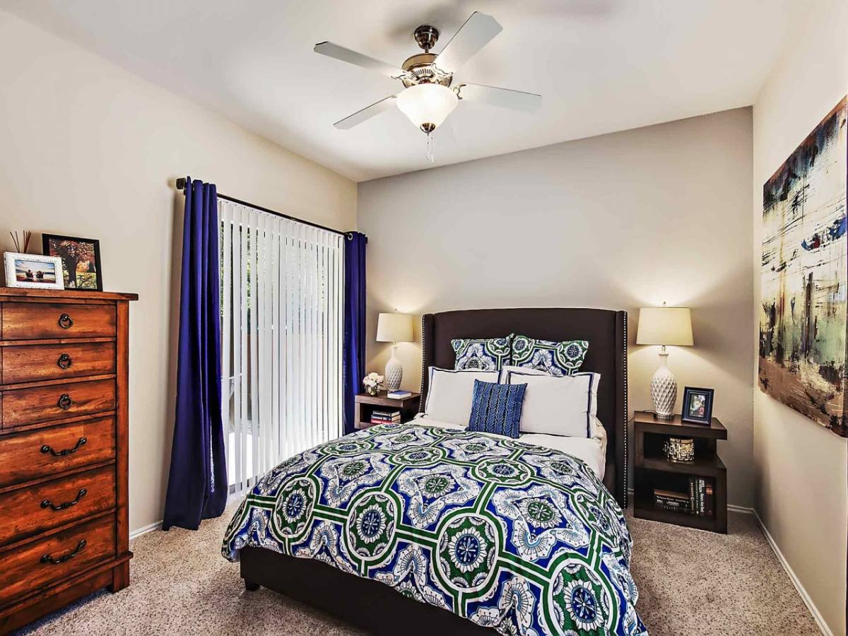 Apartment for rent at Oakhaven, 3330 Country Square Dr, Carrollton, TX 75006