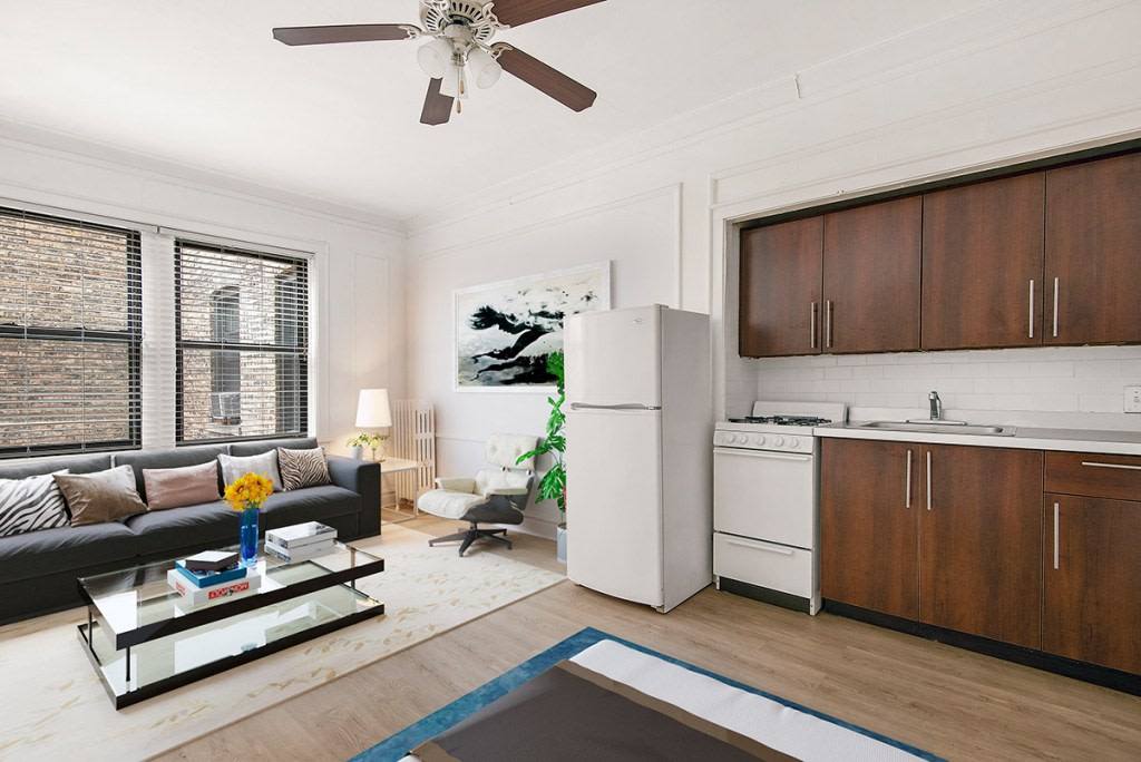 Apartment for rent at 1049 West Oakdale, 1049 W Oakdale Ave, Chicago, IL 60657