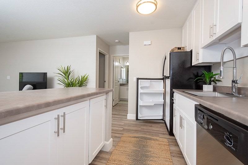 Apartment for rent at Ellinwood, 400 Longbrook Way, Pleasant Hill, CA 94523