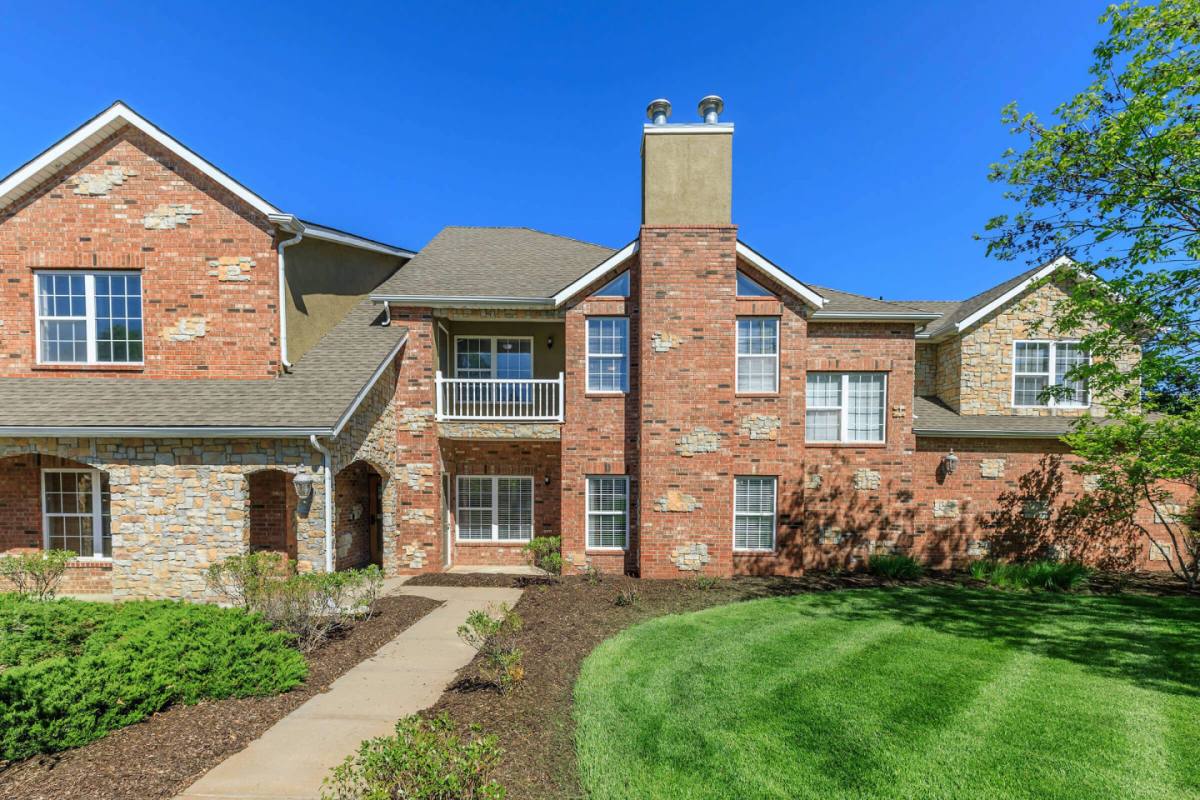Apartment for rent at Savoy, 7100 W 141st St, Overland Park, KS 66223