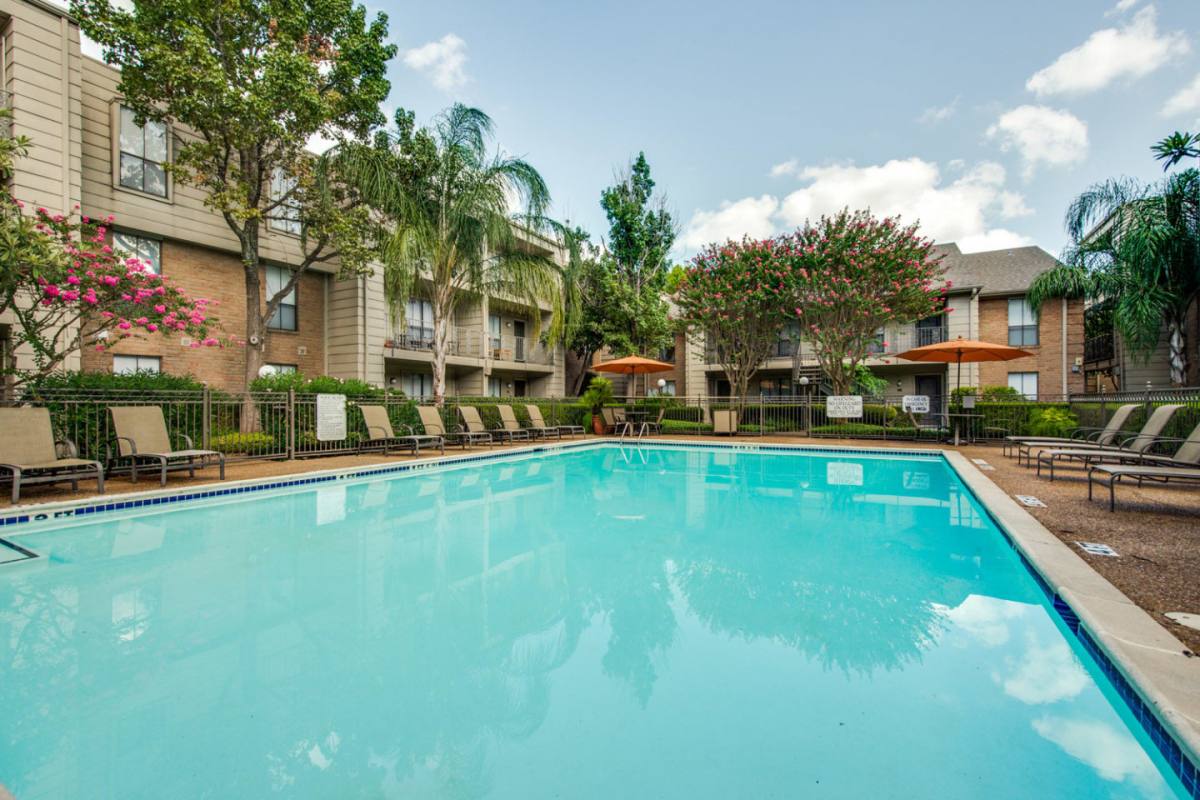 Apartment for rent at Greenridge Place, 3000 Greenridge Dr, Houston, TX 77057
