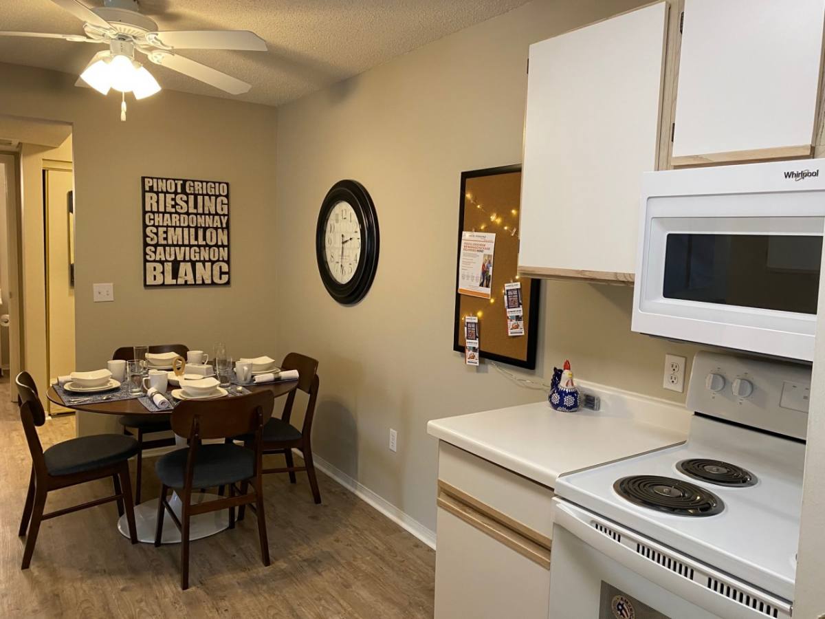 Apartment for rent at Cambridge Court, 1225 11th St, West Des Moines, IA 50265