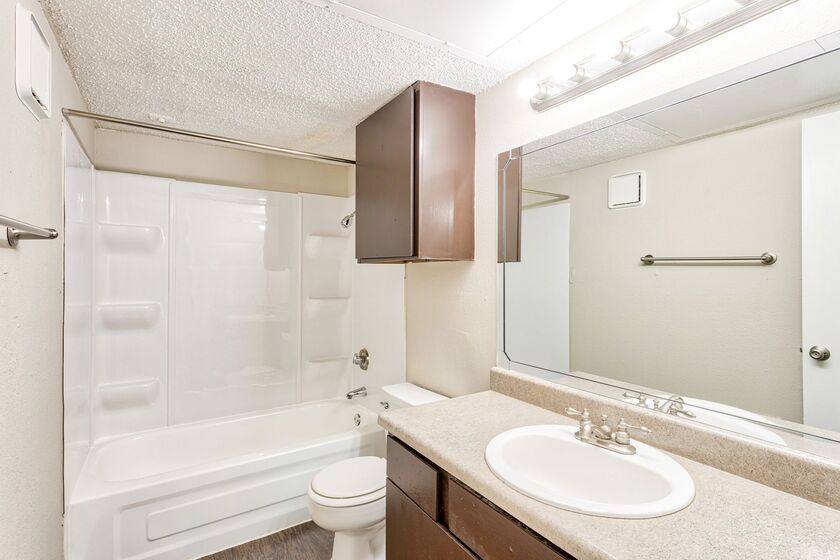 Apartment for rent at Bella Vista, 1834 E Peters Colony Rd, Carrollton, TX 75007