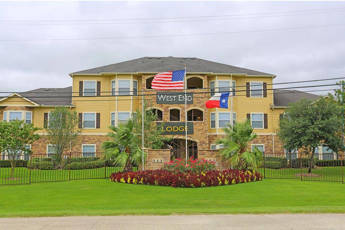 Apartment for rent at West End Lodge Luxury Apartment Homes, 4215 N Major Dr, Beaumont, TX 77713