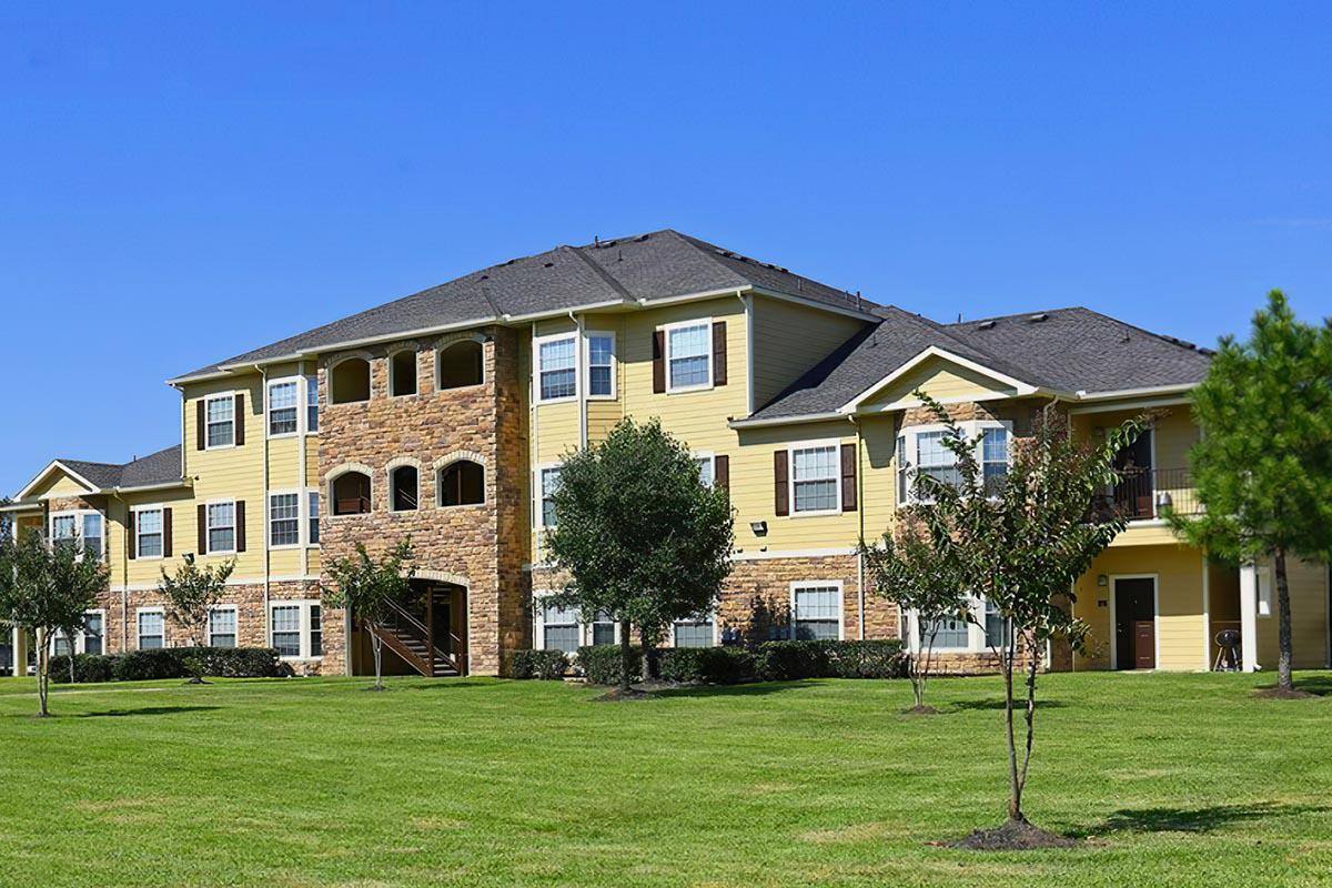 Apartment for rent at West End Lodge Luxury Apartment Homes, 4215 N Major Dr, Beaumont, TX 77713