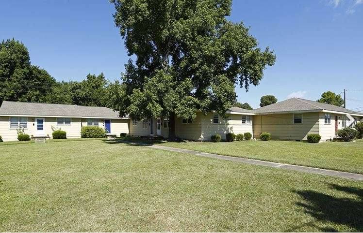 Apartment for rent at Town Center, 2292 Onslow Dr, Jacksonville, NC 28540