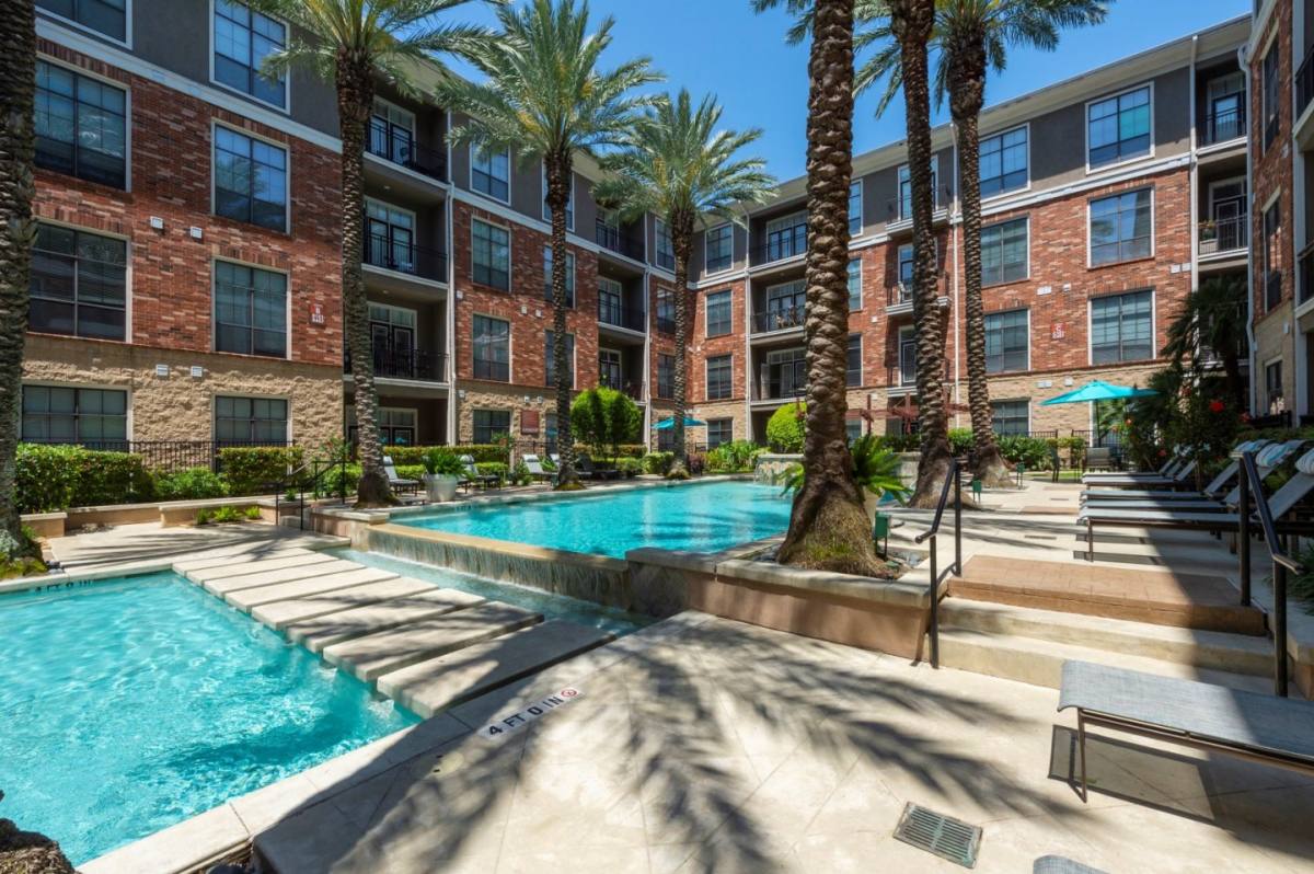 Apartment for rent at The Augusta, 2660 Augusta Dr, Houston, TX 77057