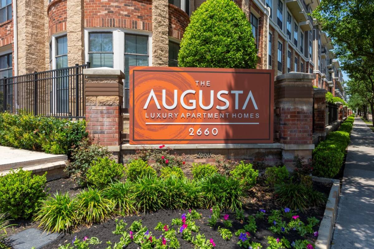 Apartment for rent at The Augusta, 2660 Augusta Dr, Houston, TX 77057