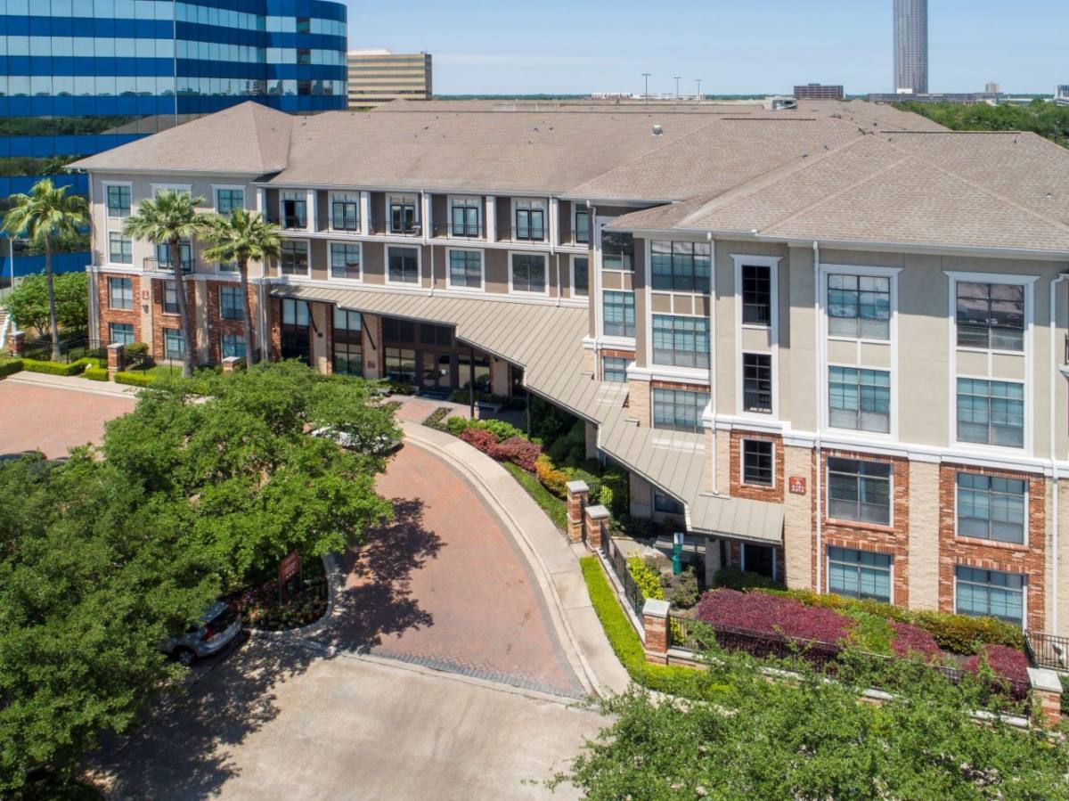 Apartment for rent at The Augusta, 2660 Augusta Dr, Houston, TX 77057