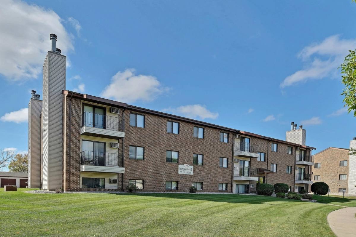 Apartment for rent at Prairiewood Courts, 371 Prairiewood Circle, Fargo, ND 58103