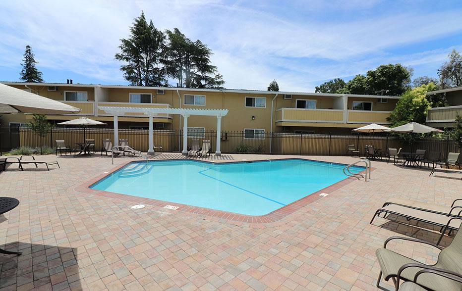 Apartment for rent at Mountain View, 1220 Monument Blvd, Concord, CA 94520