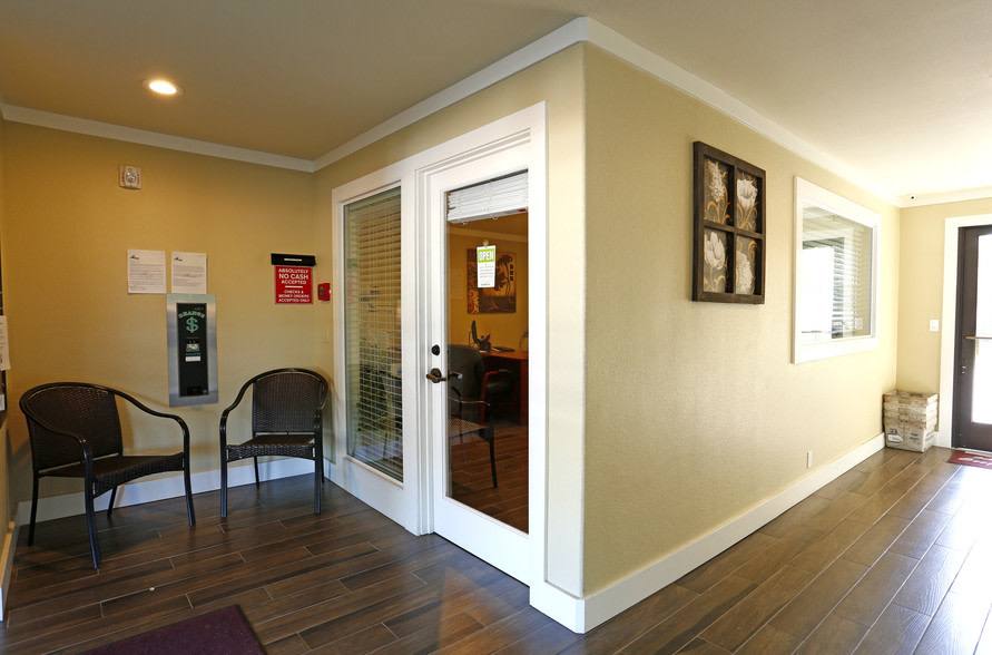 Apartment for rent at Mountain View, 1220 Monument Blvd, Concord, CA 94520