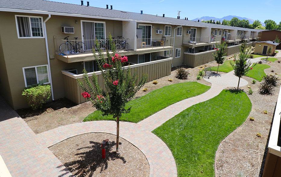 Apartment for rent at Mountain View, 1220 Monument Blvd, Concord, CA 94520
