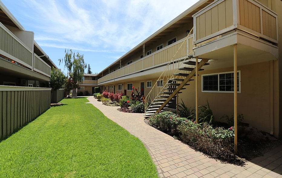 Apartment for rent at Mountain View, 1220 Monument Blvd, Concord, CA 94520
