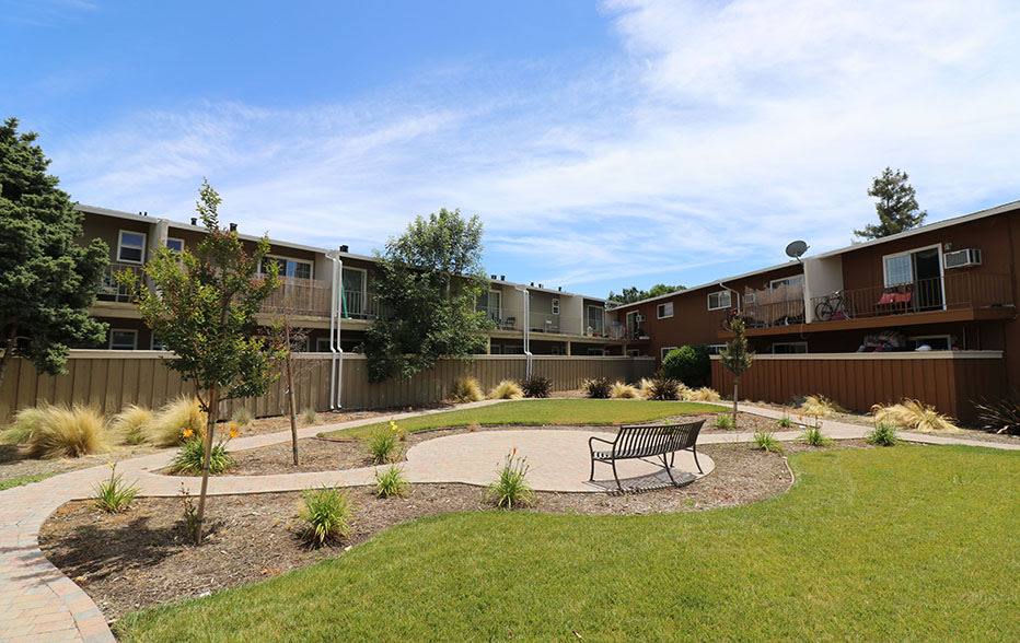 Apartment for rent at Mountain View, 1220 Monument Blvd, Concord, CA 94520