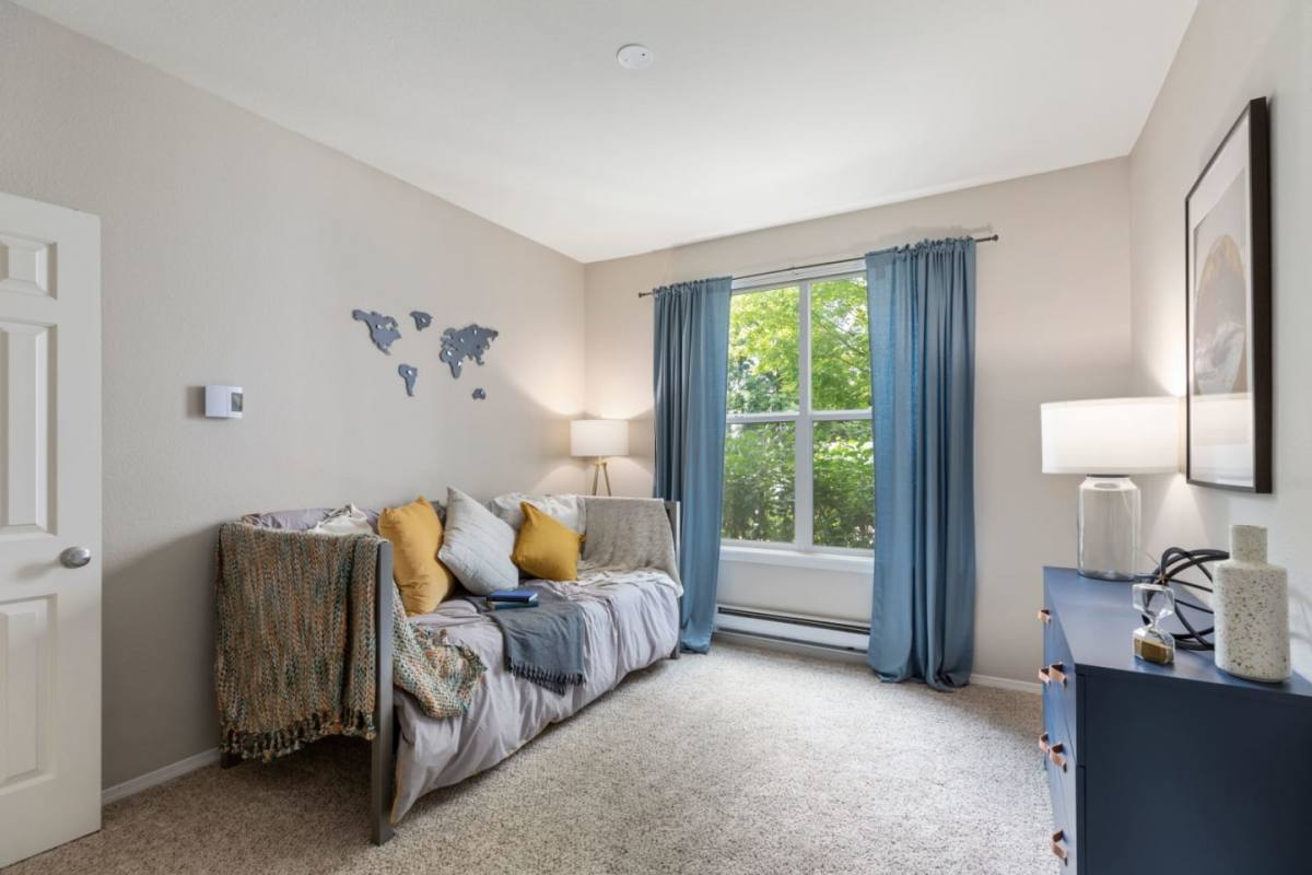 Apartment for rent at Highgrove, 12433 Admiralty Way, Everett, WA 98204