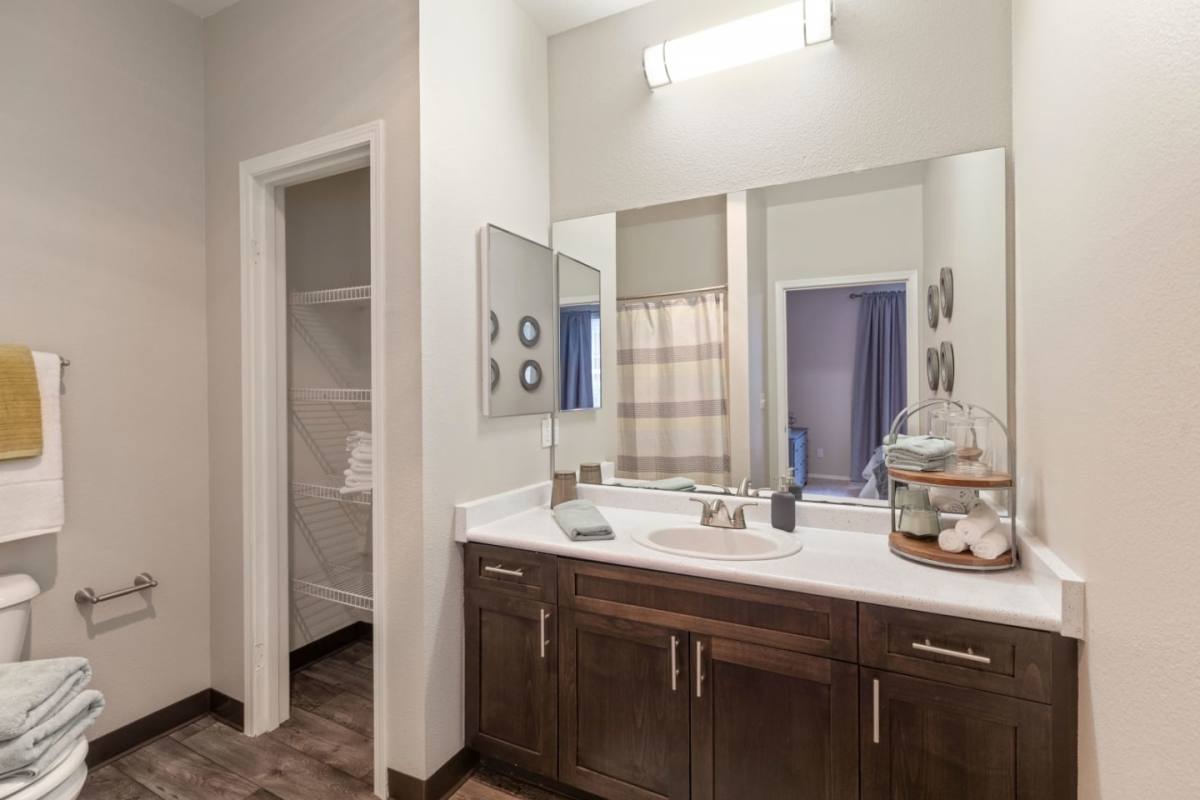 Apartment for rent at Highgrove, 12433 Admiralty Way, Everett, WA 98204