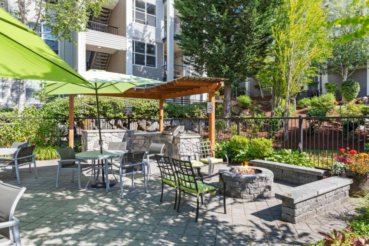 Apartment for rent at Highgrove, 12433 Admiralty Way, Everett, WA 98204