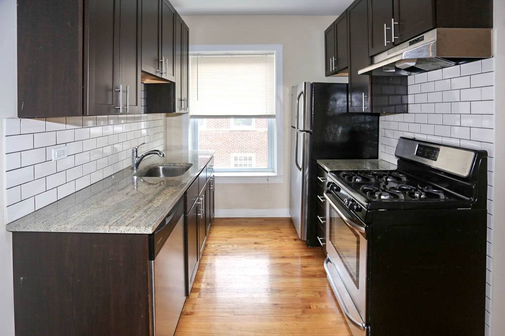 Apartment for rent at Foster & Damen, 5208 N Damen Ave, Chicago, IL 60625
