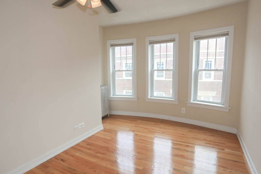Apartment for rent at Foster & Damen, 5208 N Damen Ave, Chicago, IL 60625